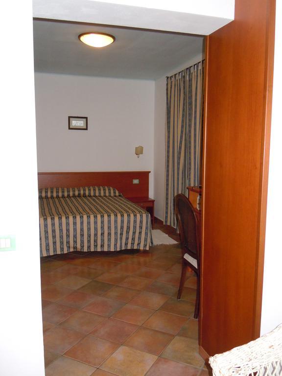 Il Castello Hotell Villaputzu Eksteriør bilde