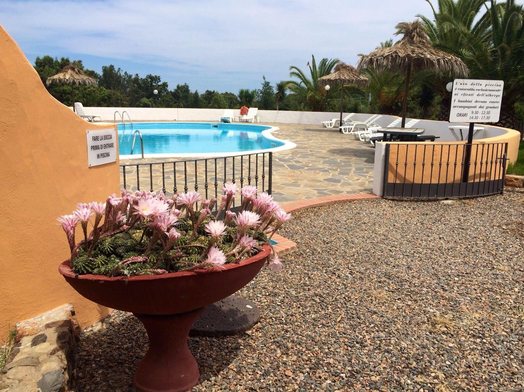 Il Castello Hotell Villaputzu Eksteriør bilde